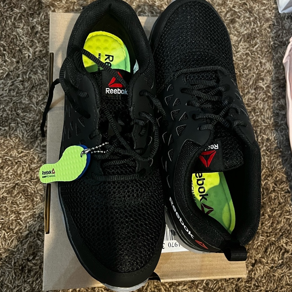 Reebok Shoes - Picture 3 of 5